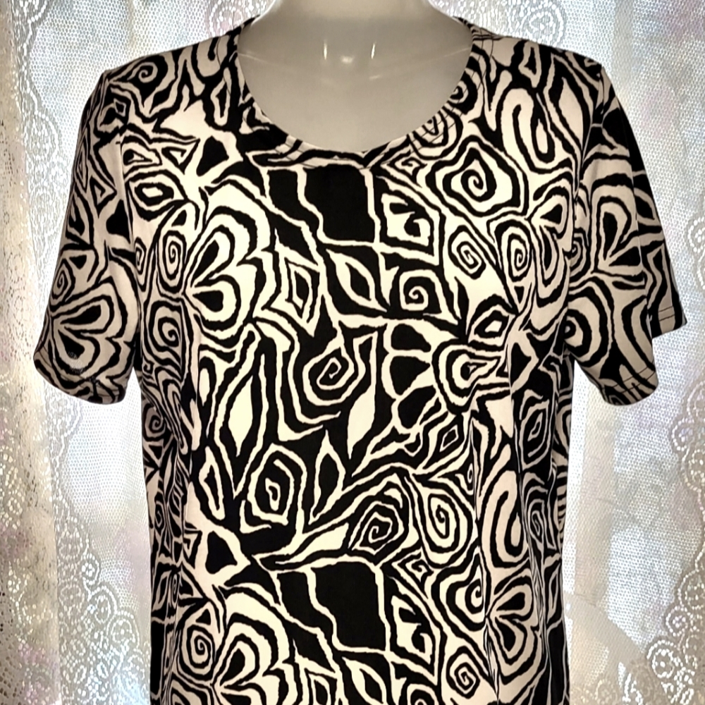 Travis Smith black/white geometric 👚 blouse size L